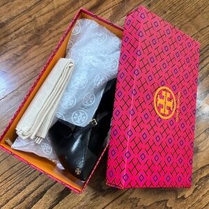 Tory Burch - Banana Mary Jane Pump 85MM  - Perfect Black Size 6.5